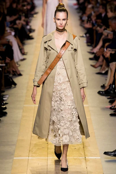 Look 52